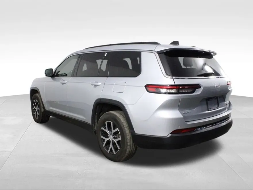 2024 Jeep Grand Cherokee Limited photo 1