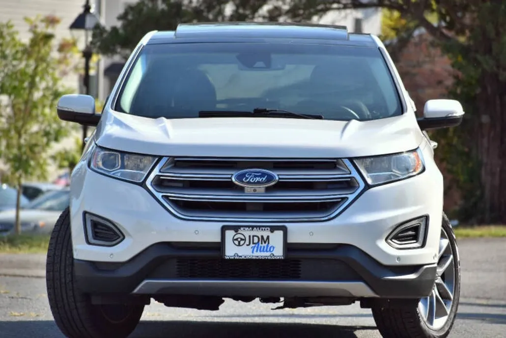 2015 Ford Edge Titanium photo 1