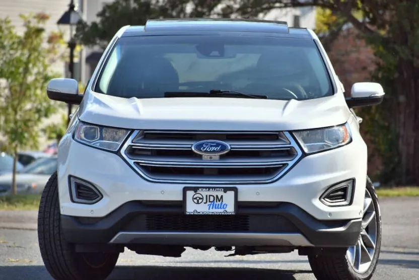 2015 Ford Edge Titanium photo 1