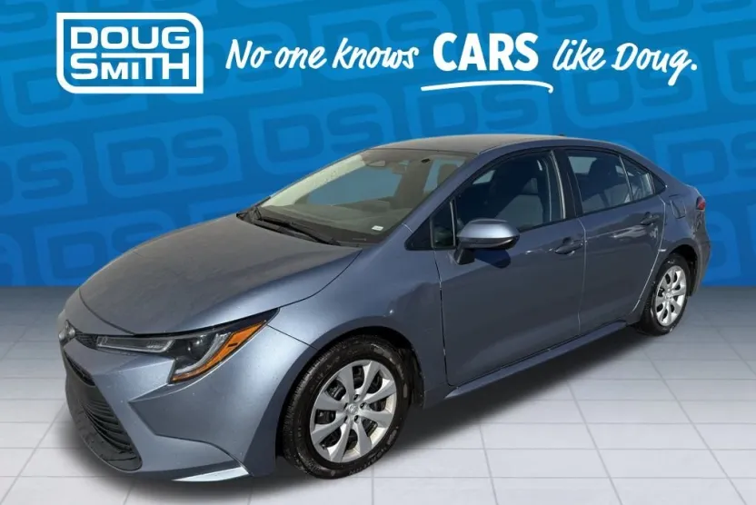 2024 Toyota Corolla LE photo 1