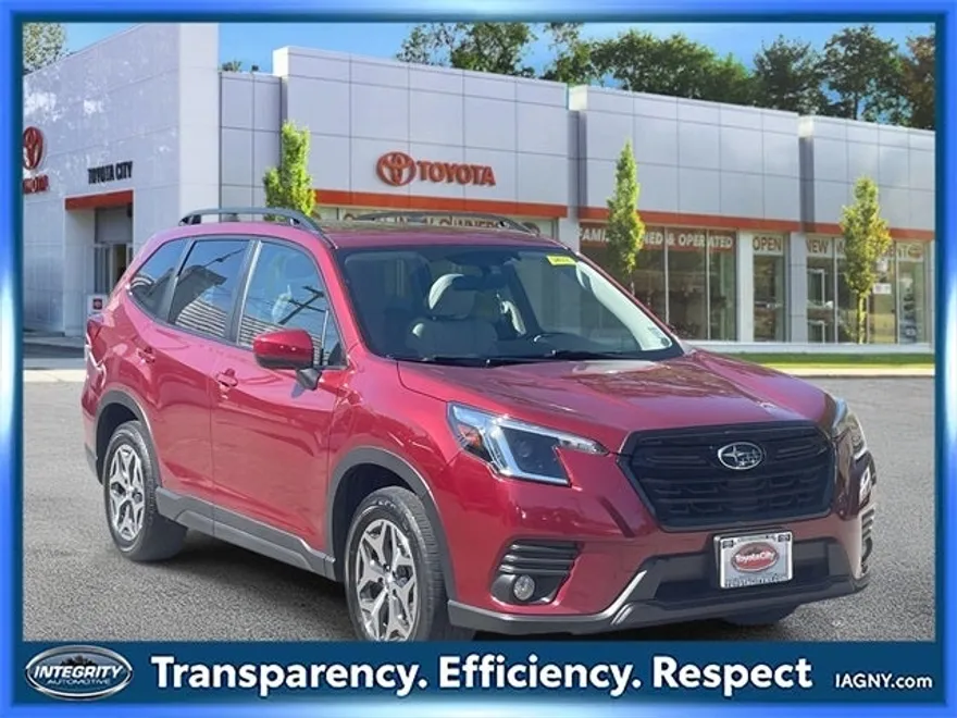 2023 Subaru Forester Premium photo 1