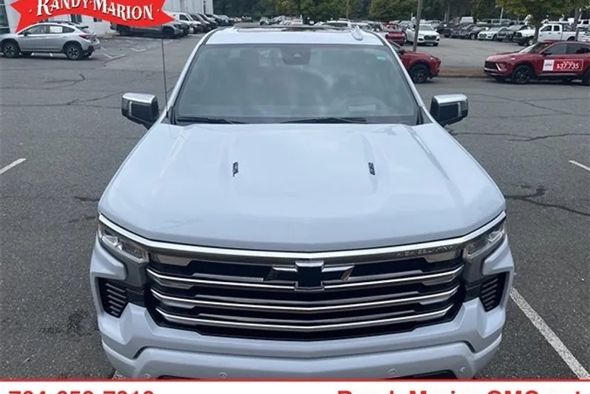 2026 Chevrolet Silverado 1500 High Country photo 1