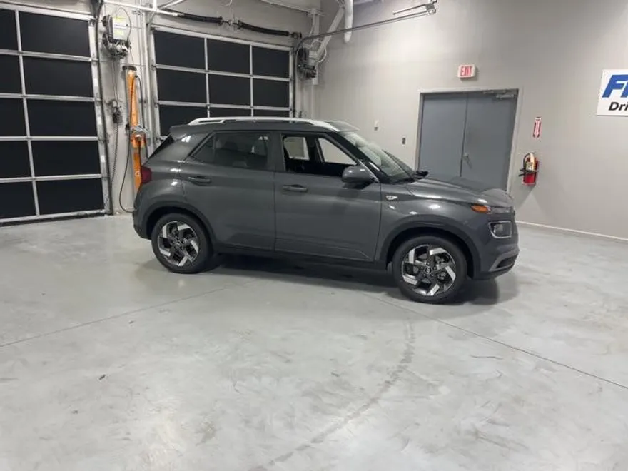 2026 Hyundai Venue SEL photo 1