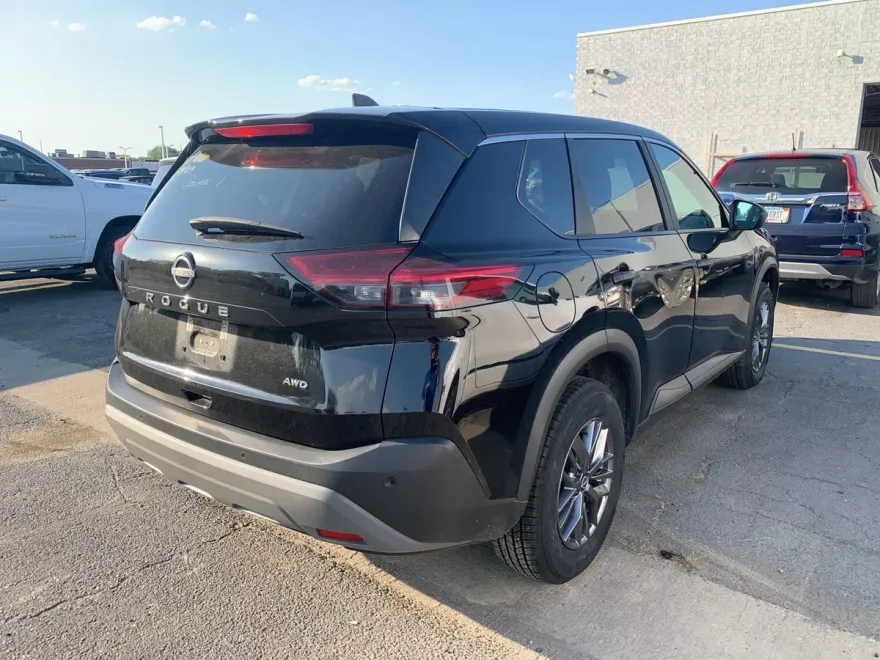 2023 Nissan Rogue S photo 1