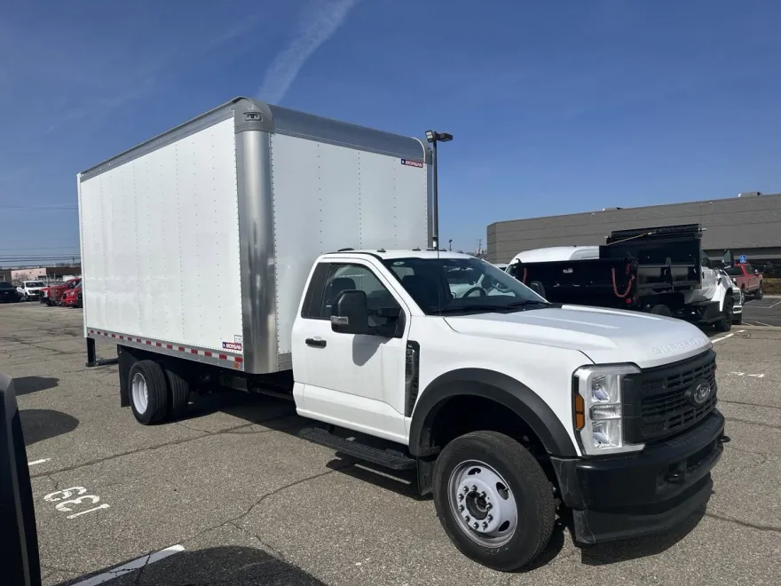 2024 Ford F-550 photo 1