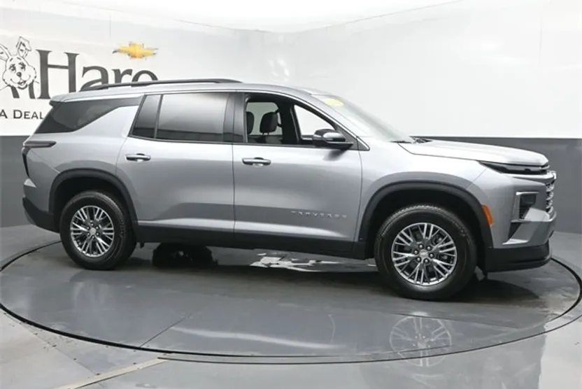2025 Chevrolet Traverse photo 1
