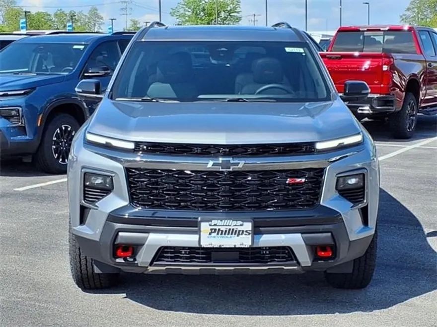 2025 Chevrolet Traverse Z71 photo 1