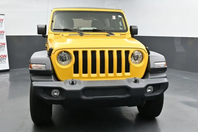 2021 Jeep Wrangler Sport S photo 1