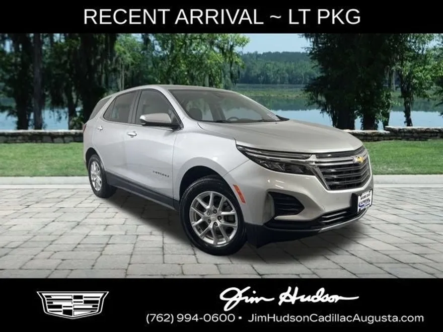 2022 Chevrolet Equinox LT photo 1
