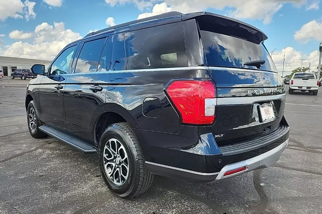 2024 Ford Expedition XLT photo 1