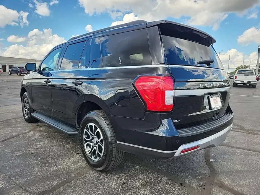 2024 Ford Expedition XLT photo 1