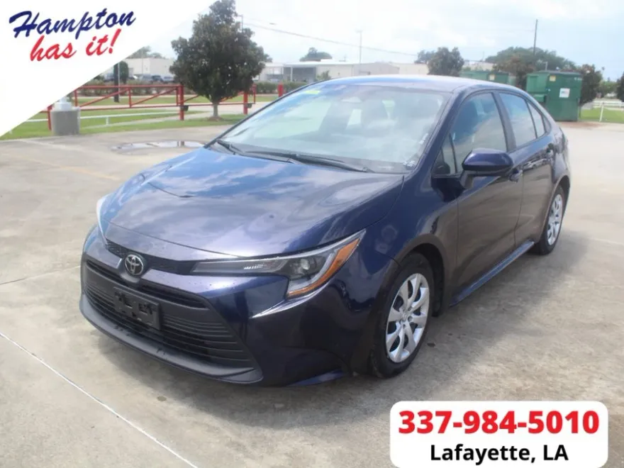 2023 Toyota Corolla LE photo 1