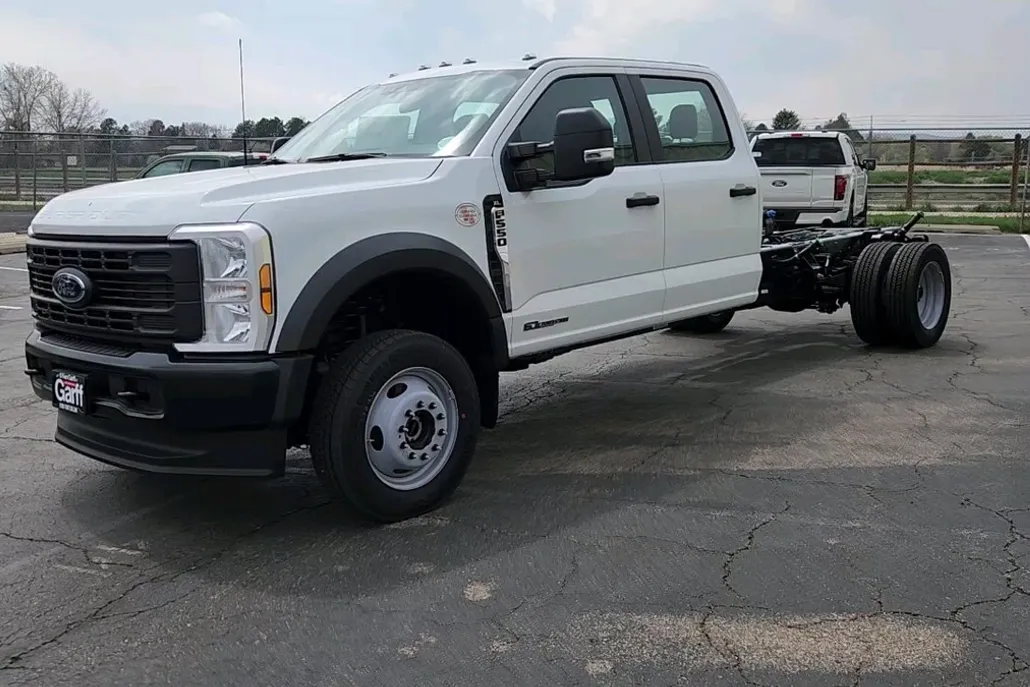 2025 Ford F-550 XL photo 1