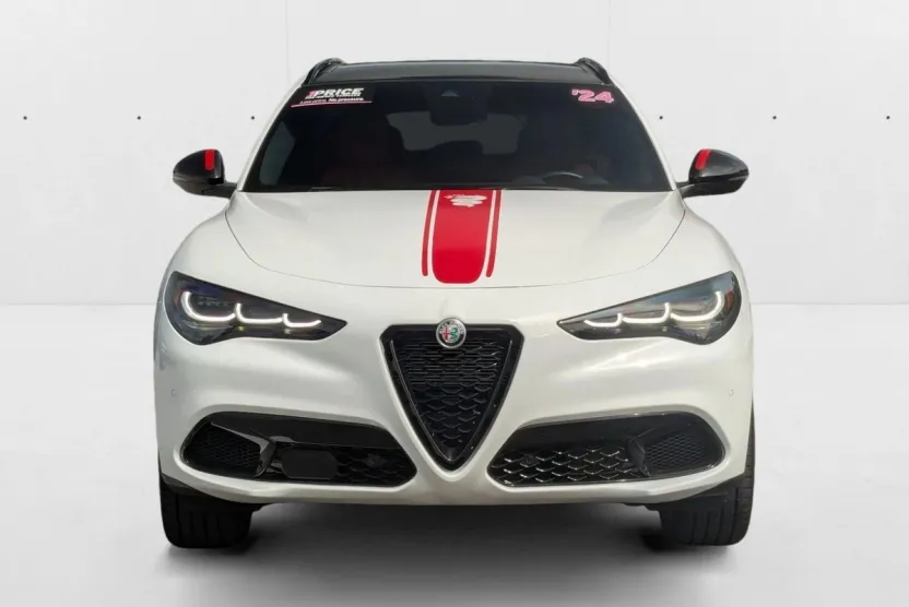 2024 Alfa Romeo Stelvio Ti photo 1