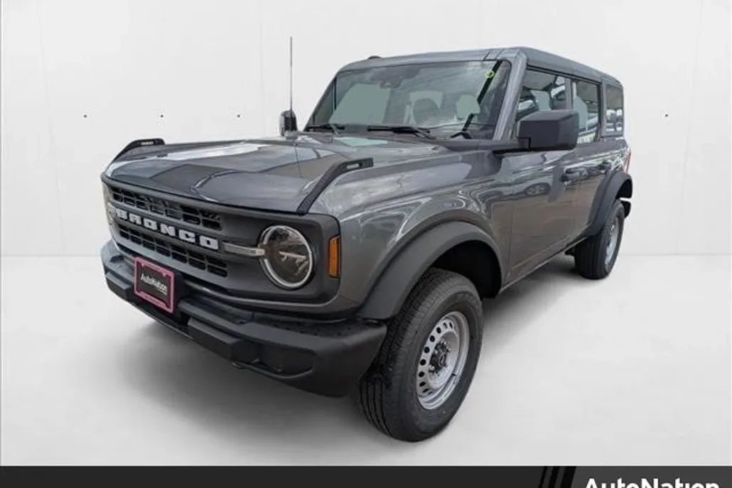 2025 Ford Bronco Base photo 1