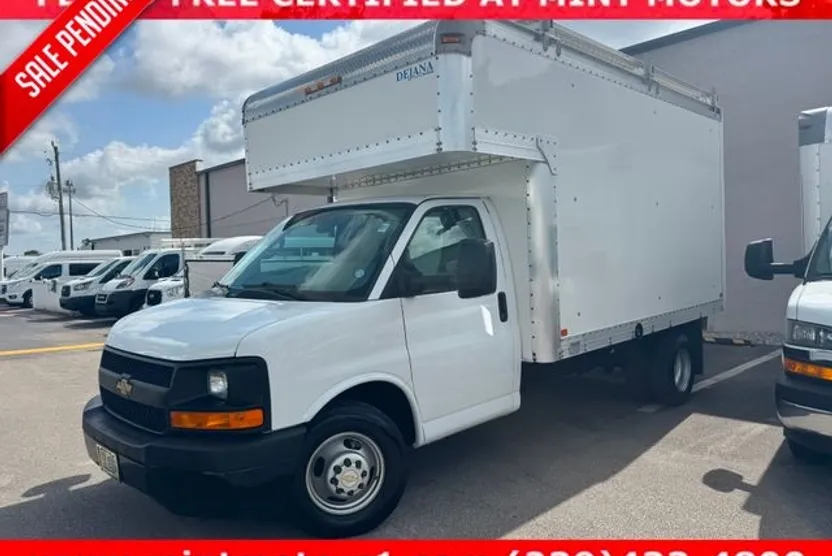 2017 Chevrolet Express 3500 photo 1