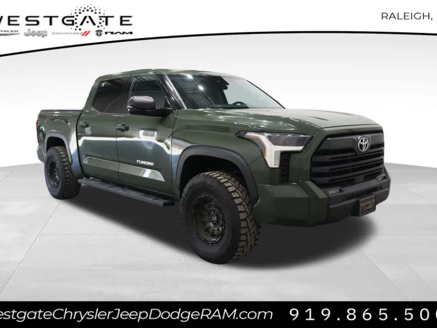 2022 Toyota Tundra SR5 photo 1