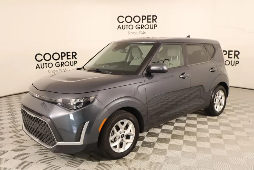 2023 Kia Soul LX photo 1