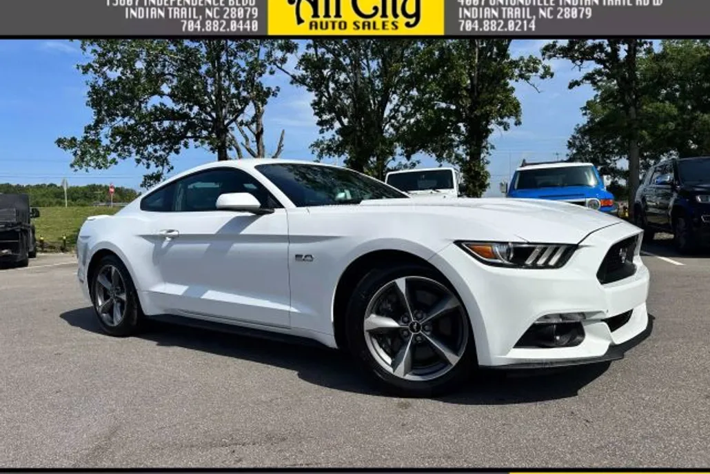2017 Ford Mustang GT photo 1