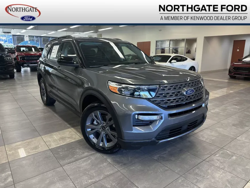 2022 Ford Explorer XLT photo 1