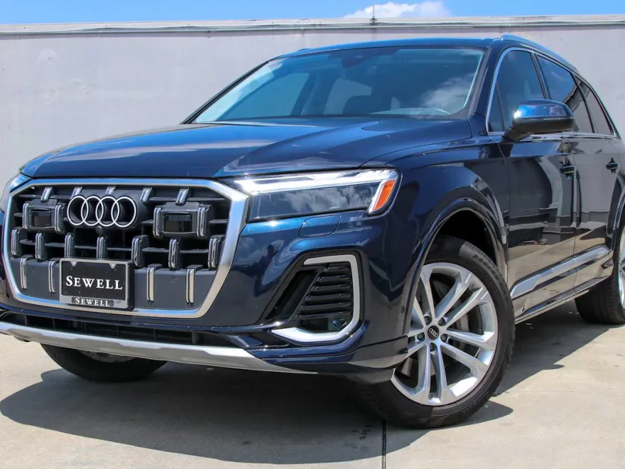 2025 Audi Q7 45 Premium Plus photo 1