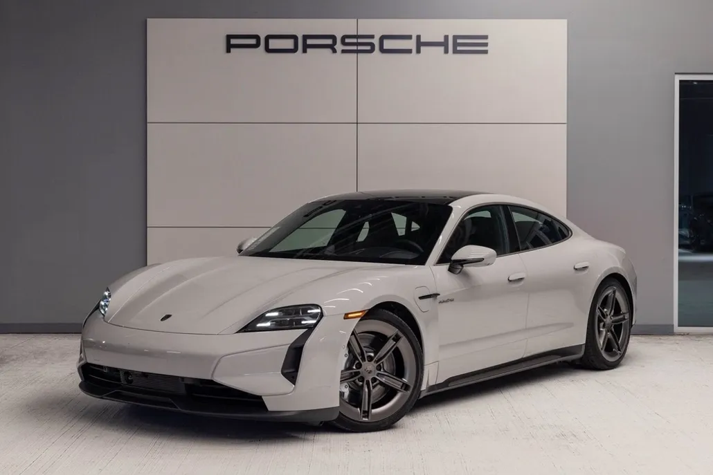 2025 Porsche Taycan Turbo photo 1