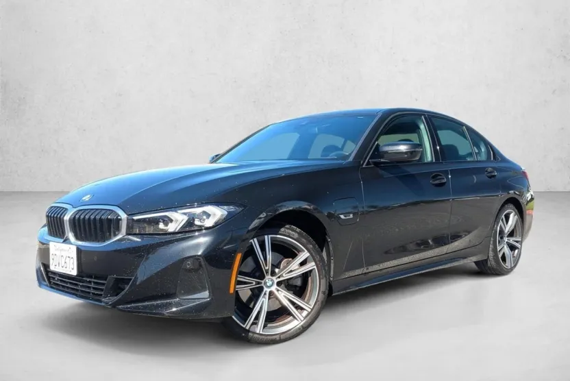 2023 Bmw 330e photo 1