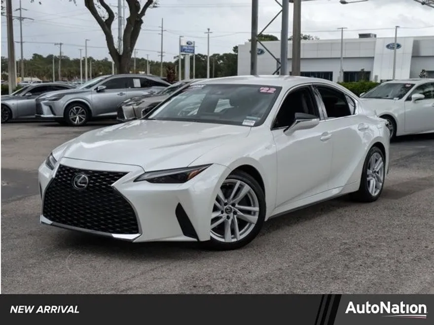 2022 Lexus IS 300 photo 1