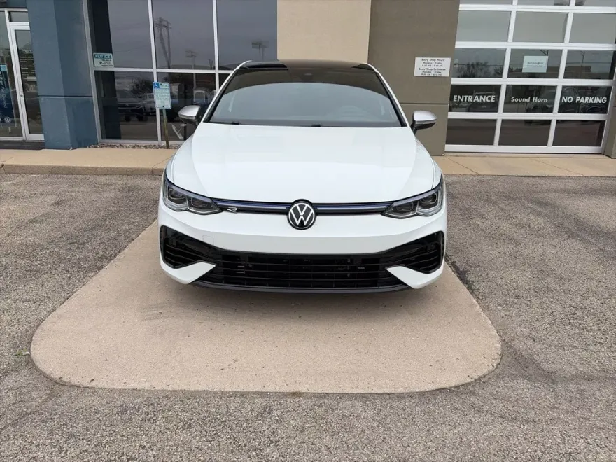 2022 Volkswagen Golf R photo 1