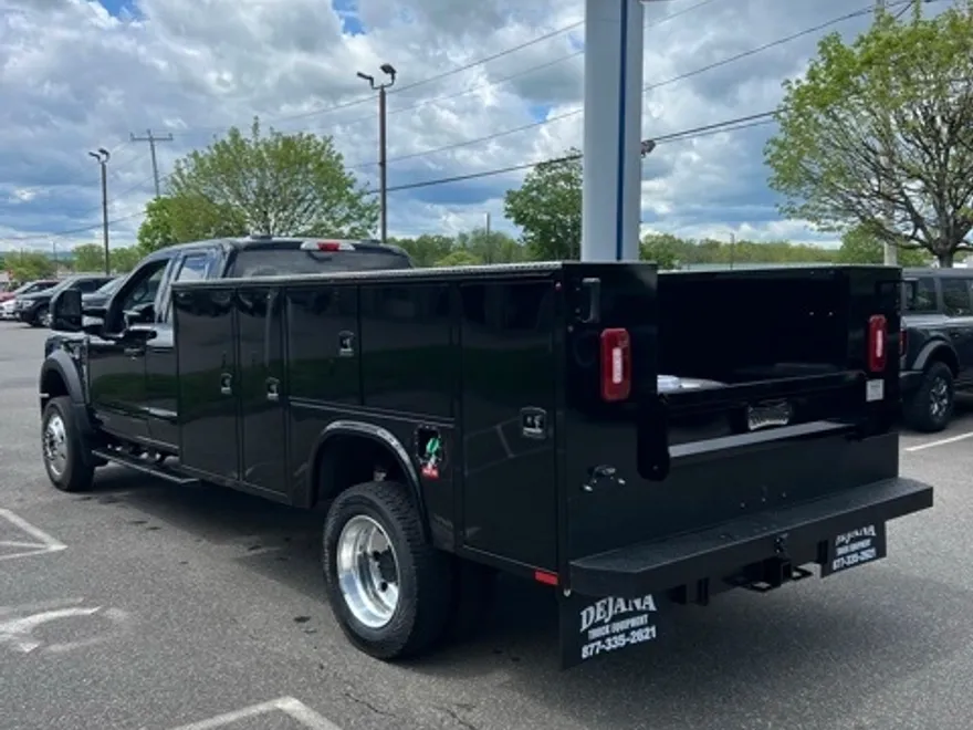 2025 Ford F-450 XLT photo 1