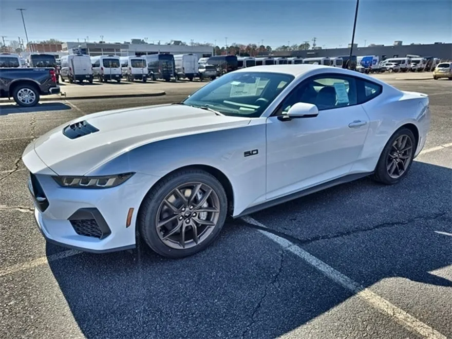 2025 Ford Mustang GT Premium photo 1