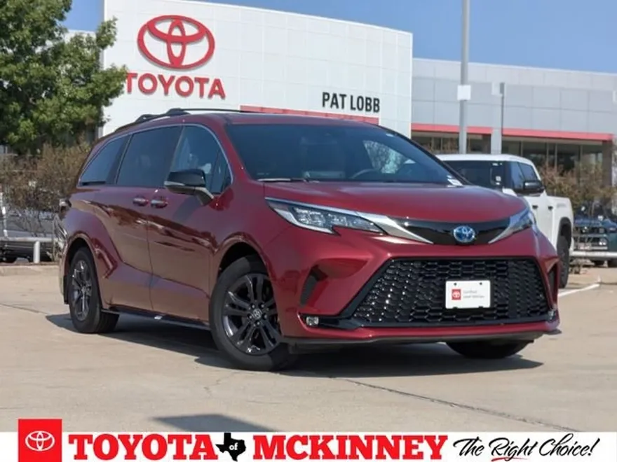 2024 Toyota Sienna XSE photo 1