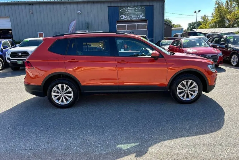 2019 Volkswagen Tiguan S photo 1