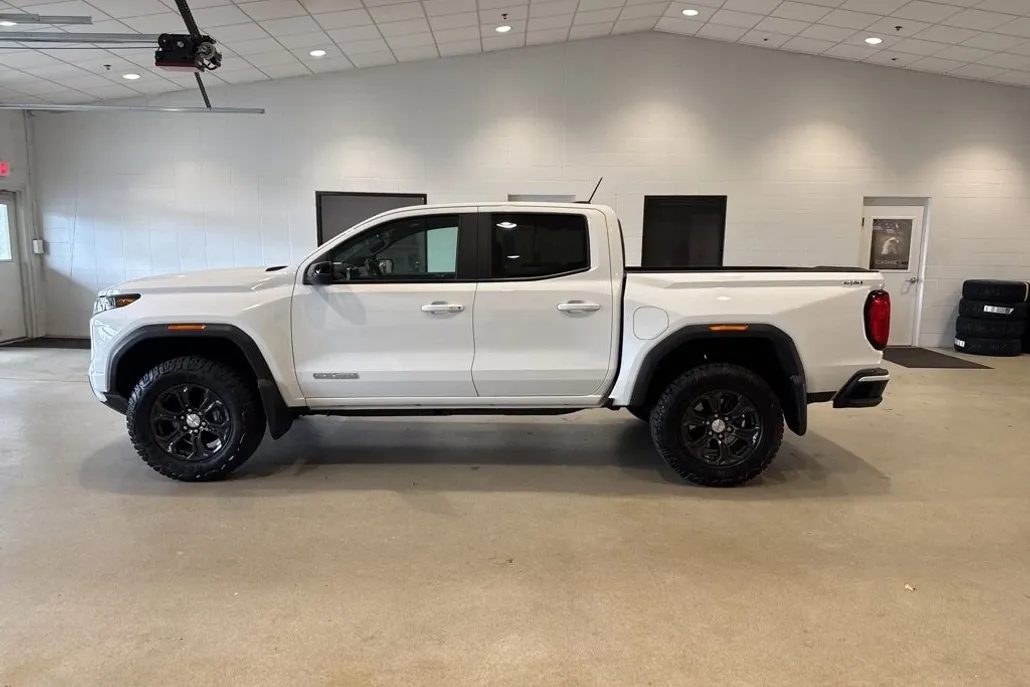 2024 Gmc Canyon Elevation photo 1