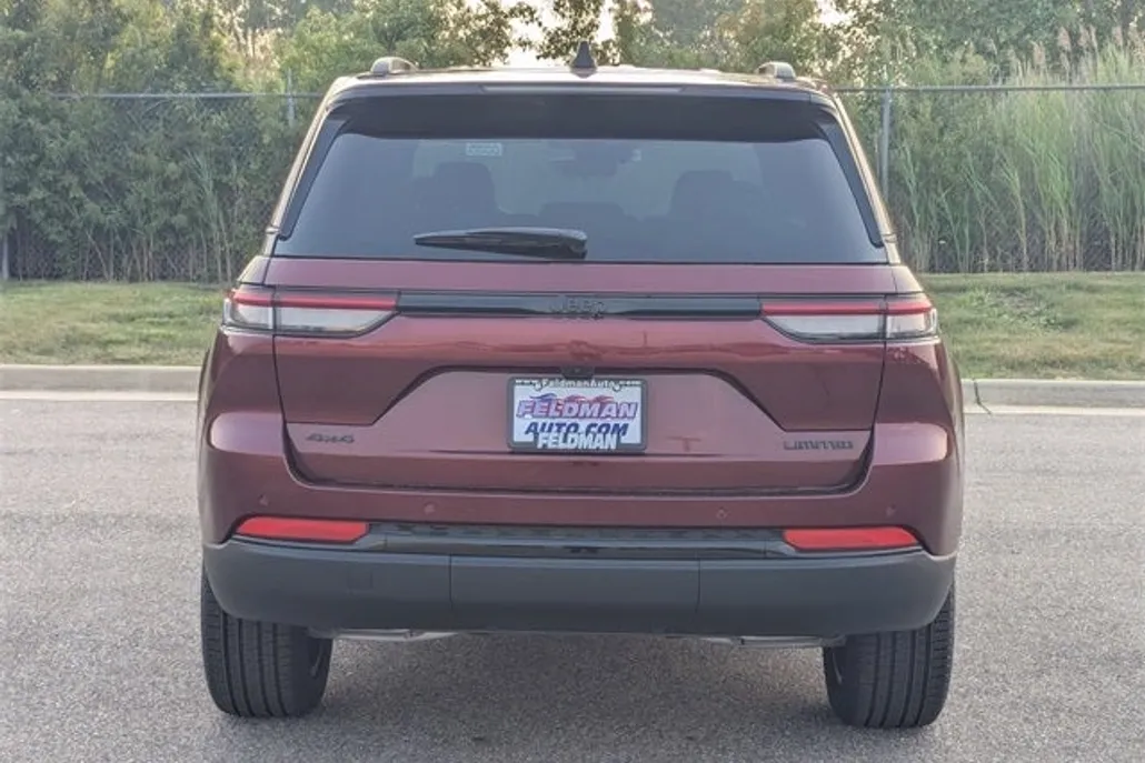 2025 Jeep Grand Cherokee Limited photo 1