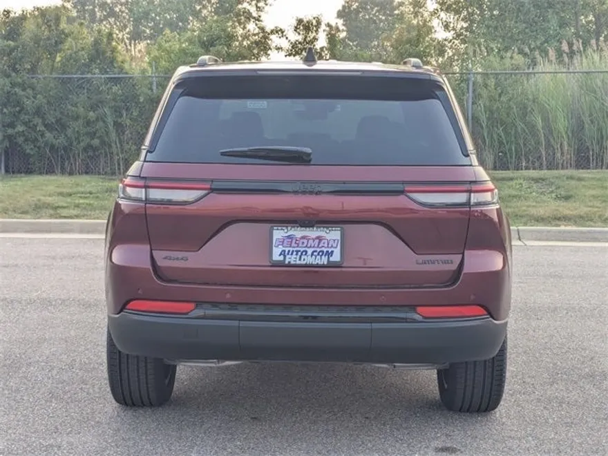 2025 Jeep Grand Cherokee Limited photo 1