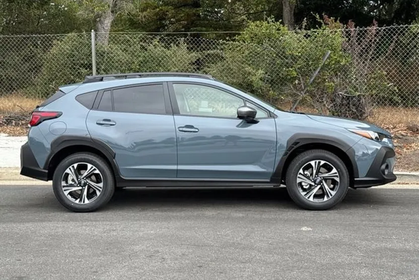 2025 Subaru Crosstrek Premium photo 1