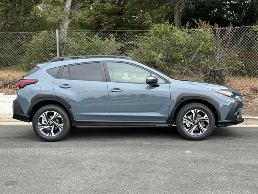 2025 Subaru Crosstrek Premium photo 1
