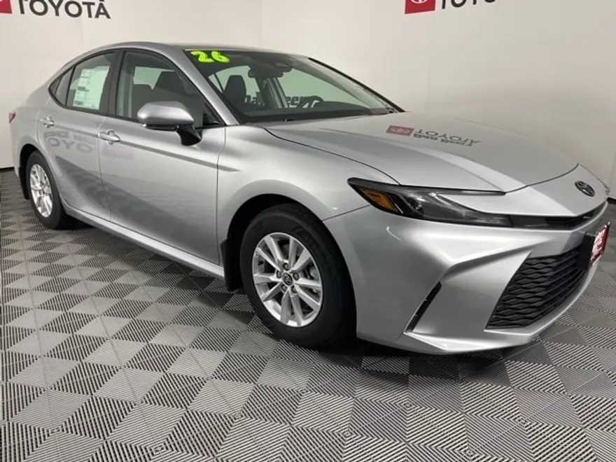 2026 Toyota Camry LE photo 1