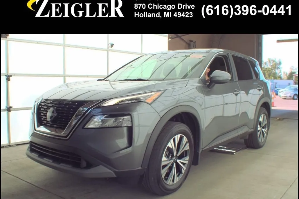 2022 Nissan Rogue SV photo 1