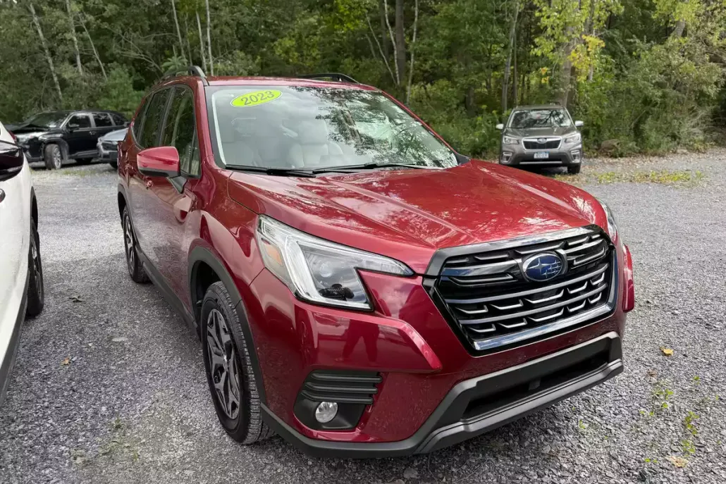2023 Subaru Forester Premium photo 1