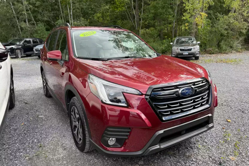 2023 Subaru Forester Premium photo 1