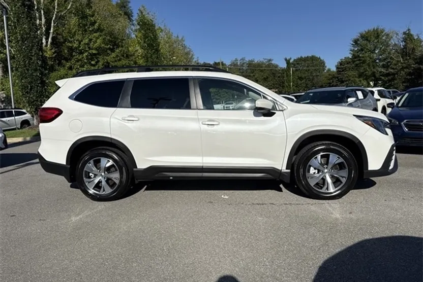 2025 Subaru Ascent Premium photo 1