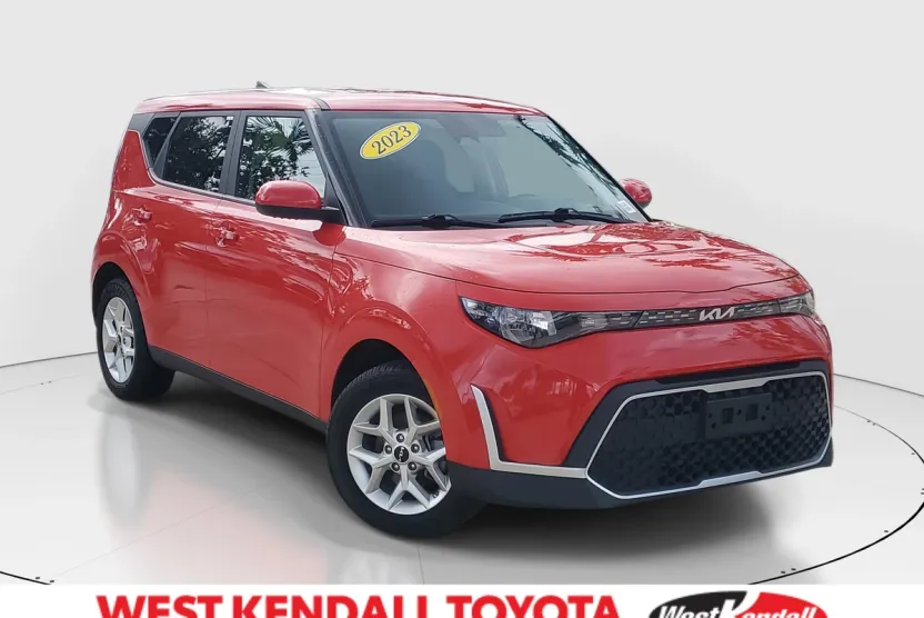 2023 Kia Soul LX photo 1