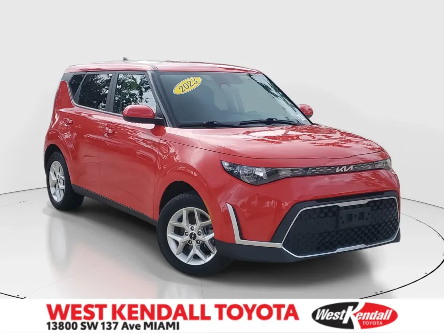2023 Kia Soul LX photo 1