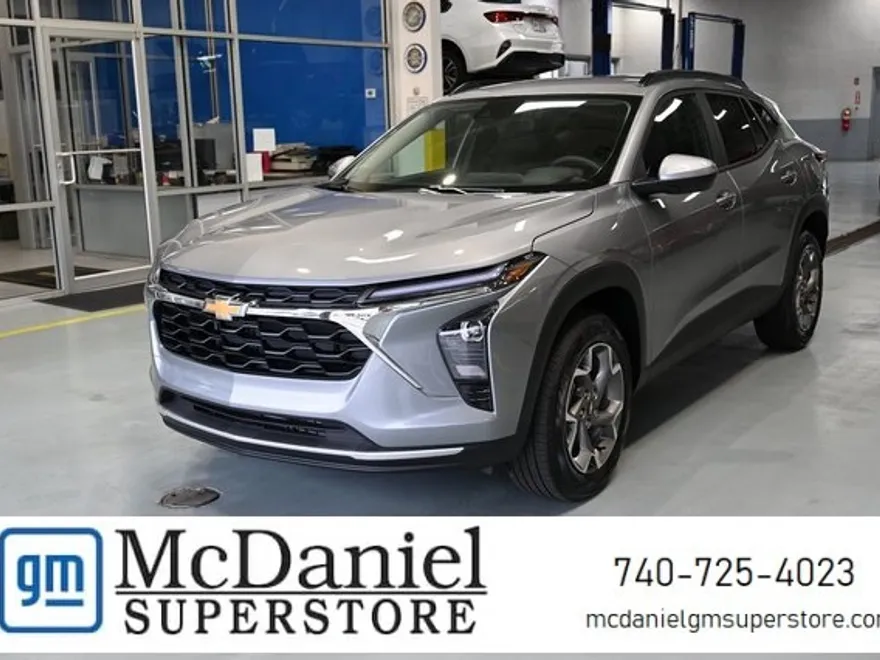 2025 Chevrolet Trax LT photo 1
