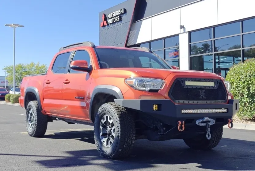 2016 Toyota Tacoma TRD Off-Road photo 1