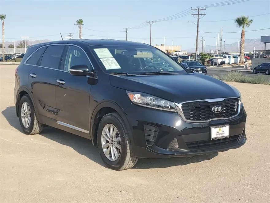 2019 Kia Sorento LX photo 1