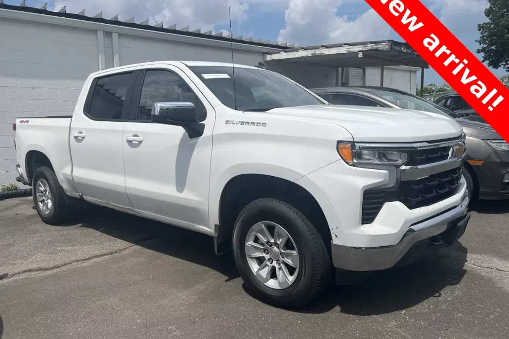 2025 Chevrolet Silverado 1500 LT1 photo 1