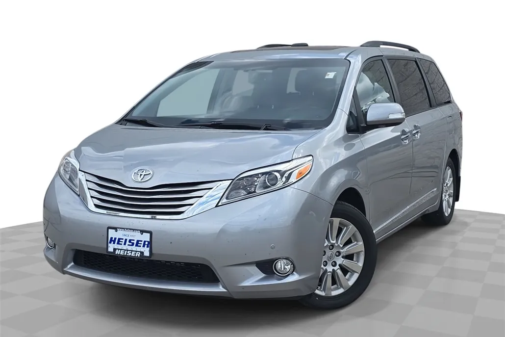 2015 Toyota Sienna Limited Premium photo 1